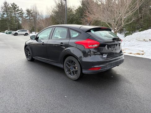 Used 2015 Ford Focus SE w/ Equipment Group 201A image 3