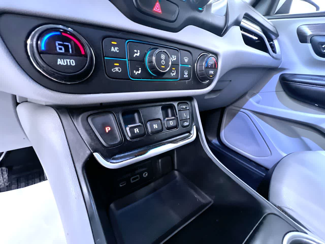 Used 2021 GMC Terrain SLT w/ LPO, Floor Liner Package FWD image 31