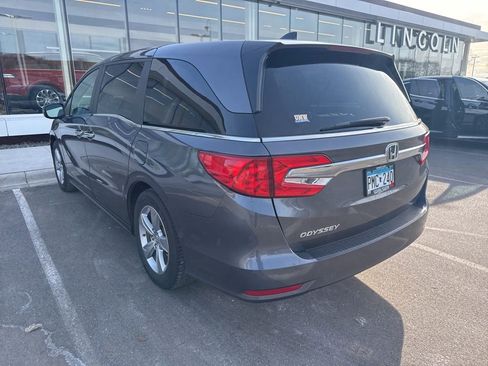 Used 2018 Honda Odyssey EX image 3