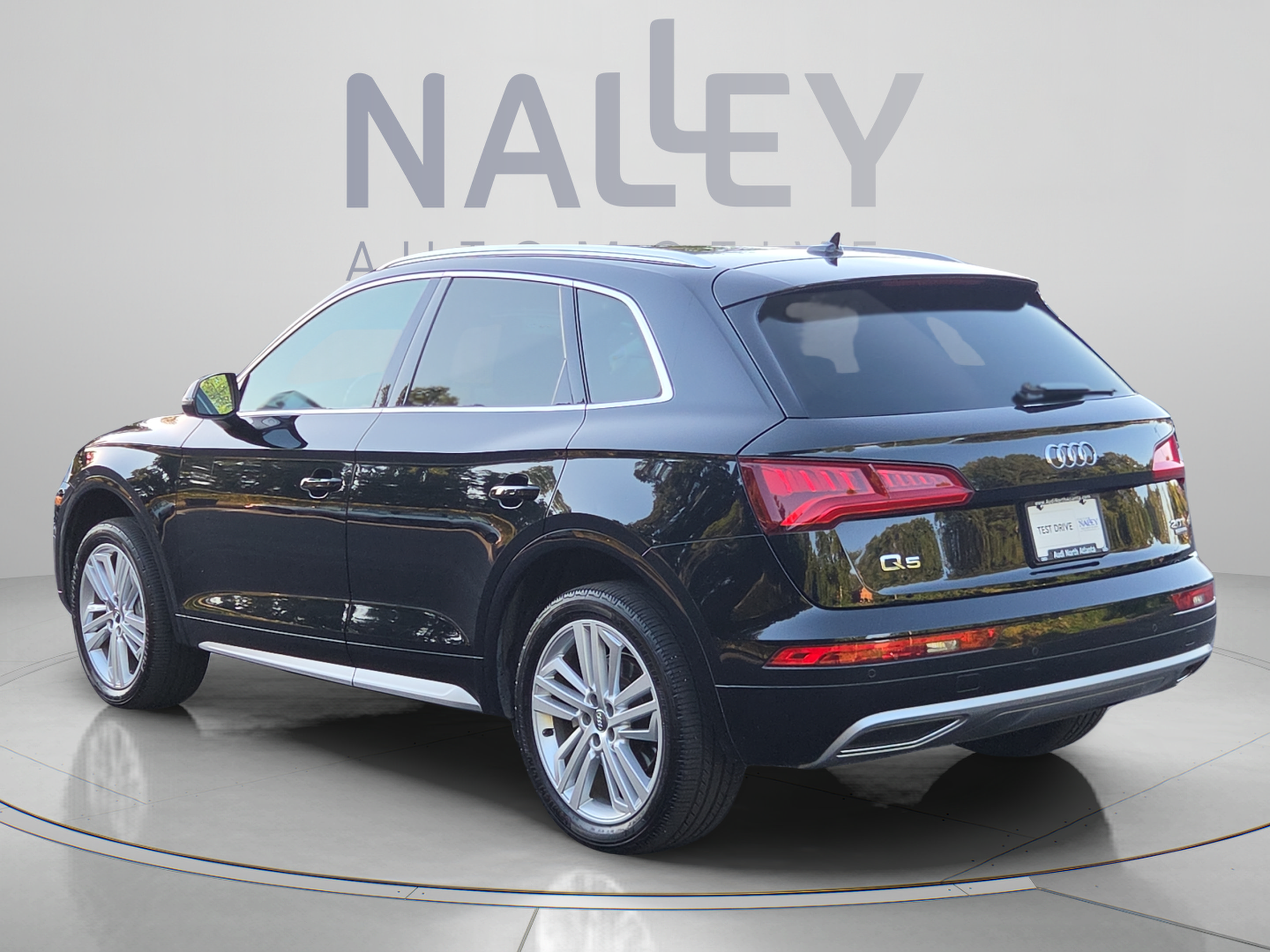 Used 2018 Audi Q5 2.0T Premium Plus w/ Premium Plus Package AWD/4WD image 3