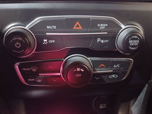 Used 2023 Dodge Charger SXT image 26