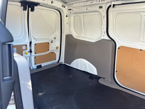 Used 2023 Ford Transit Connect XLT image 18