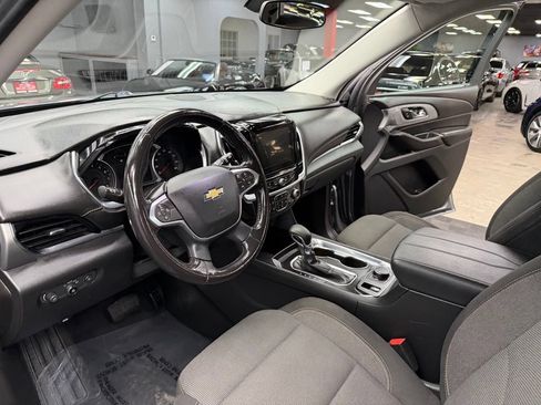 Used 2021 Chevrolet Traverse LT FWD image 35
