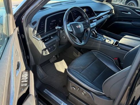 Used 2024 Cadillac Escalade Sport RWD image 9