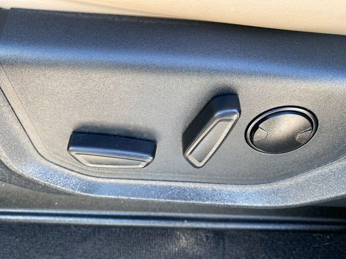 Used 2024 Ford Expedition Max XLT image 32