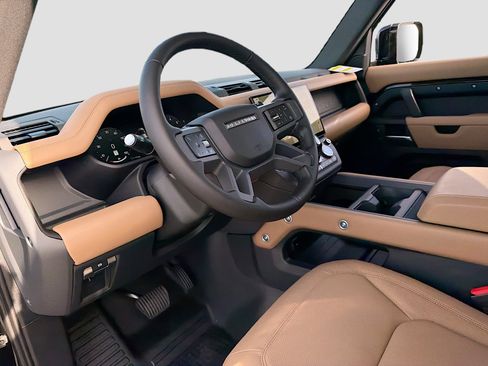 New 2026 Land Rover Defender 110 X-Dynamic SE image 25
