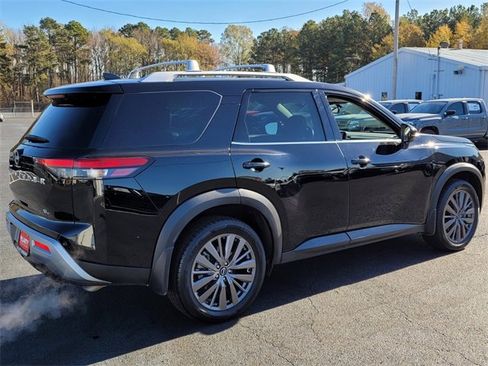 Certified 2024 Nissan Pathfinder SL w/ SL Premium Package image 3