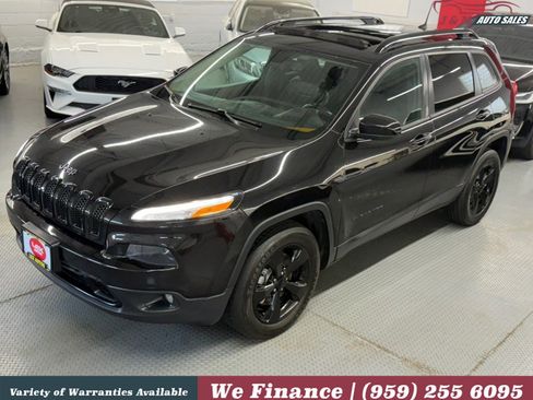 Used 2018 Jeep Cherokee Limited w/ High Altitude Package AWD/4WD image 13