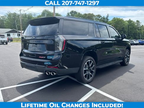 Used 2025 Chevrolet Suburban RST w/ Comfort Package AWD/4WD image 5