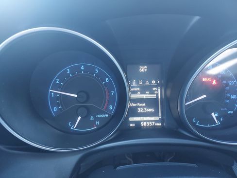 Used 2018 Toyota Corolla iM image 26