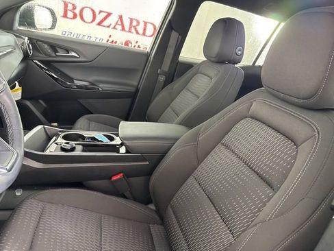 Used 2026 Chevrolet Equinox LT image 11