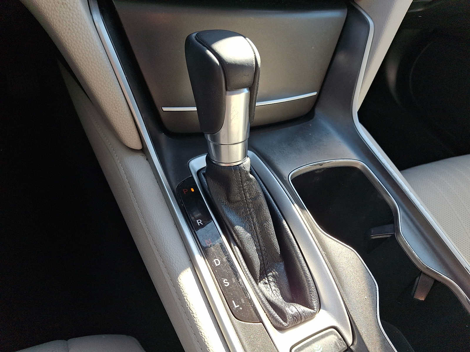 Used 2018 Honda Accord EX-L image 15