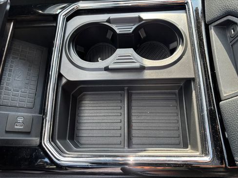 Used 2022 Ford F250 Lariat w/ Black Appearance Package image 18