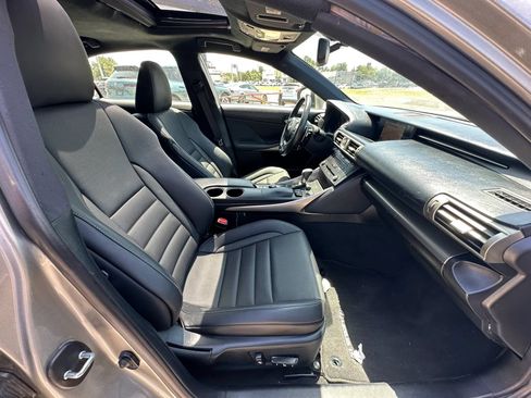Used 2016 Lexus IS 200t w/ F Sport Package RWD image 13