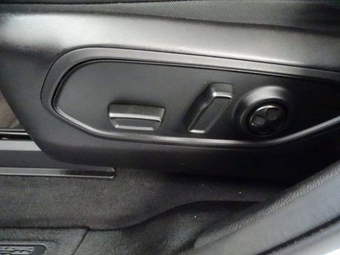 Certified 2023 Jeep Grand Cherokee 4WD 4xe w/ Luxury Tech Group II image 3