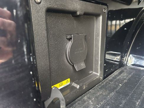 Certified 2021 Ford F150 Platinum w/ Equipment Group 701A High image 16