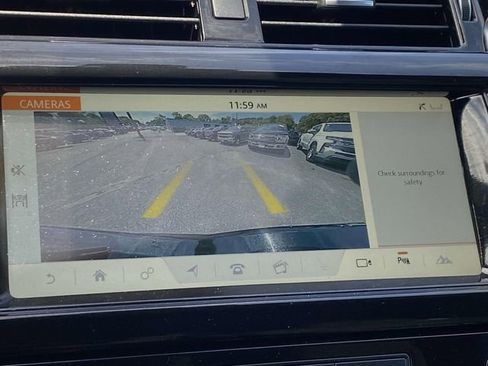 Used 2018 Land Rover Discovery HSE image 36