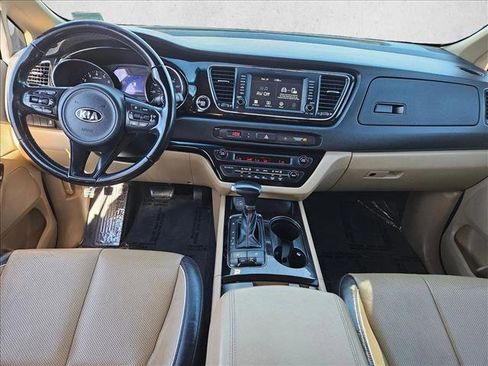 Used 2018 Kia Sedona EX image 14