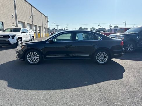 Used 2016 Volkswagen Passat 1.8T SE FWD image 2