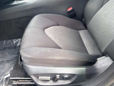 Used 2019 Toyota Camry LE FWD image 21