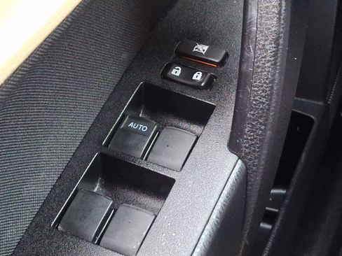 Used 2017 Toyota Corolla LE image 23