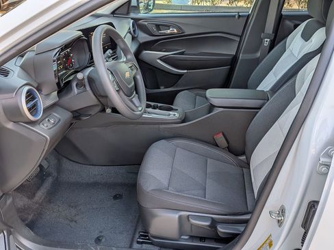 New 2026 Chevrolet Trax LS w/ LS Convenience Package FWD image 18