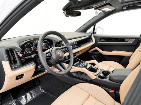 New 2026 Porsche Cayenne image 4