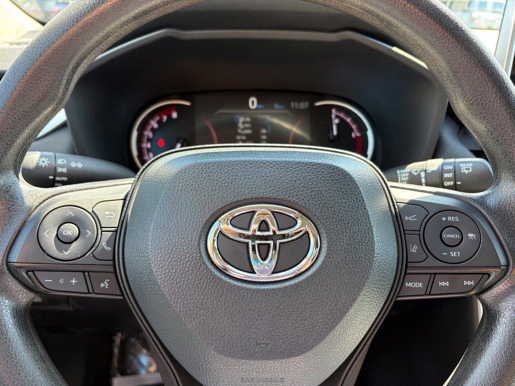 Used 2024 Toyota RAV4 XLE AWD/4WD image 15