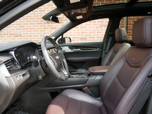 Certified 2024 Cadillac XT6 Premium Luxury AWD/4WD image 6