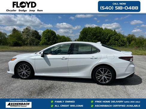 Used 2024 Toyota Camry XLE w/ Navigation Package FWD image 6