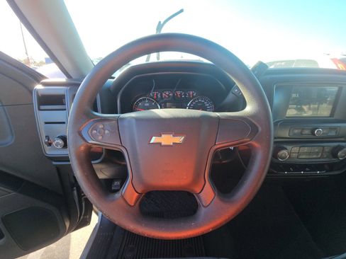 Used 2018 Chevrolet Silverado 1500 Custom w/ Custom Value Package image 15