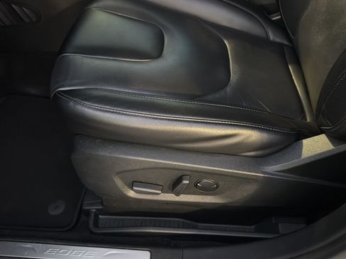 Used 2022 Ford Edge Titanium image 26