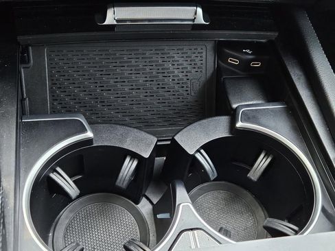 Used 2024 Mercedes-Benz GLS 450 4MATIC image 27