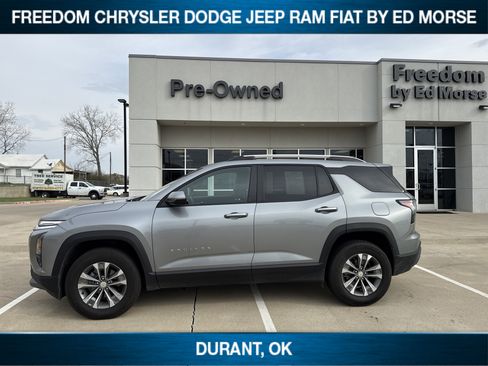 Used 2025 Chevrolet Equinox LT w/ Convenience Package II image 2