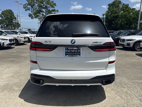 Certified 2024 BMW X7 xDrive40i w/ M Sport Package AWD/4WD image 4