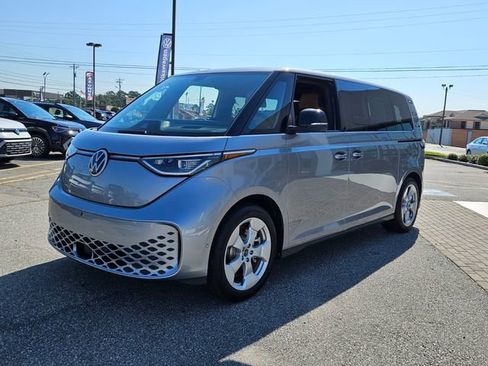 New 2025 Volkswagen ID. Buzz Pro S Plus AWD/4WD image 3