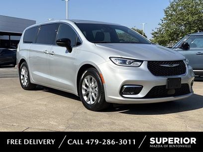 Used 2026 Chrysler Pacifica Limited