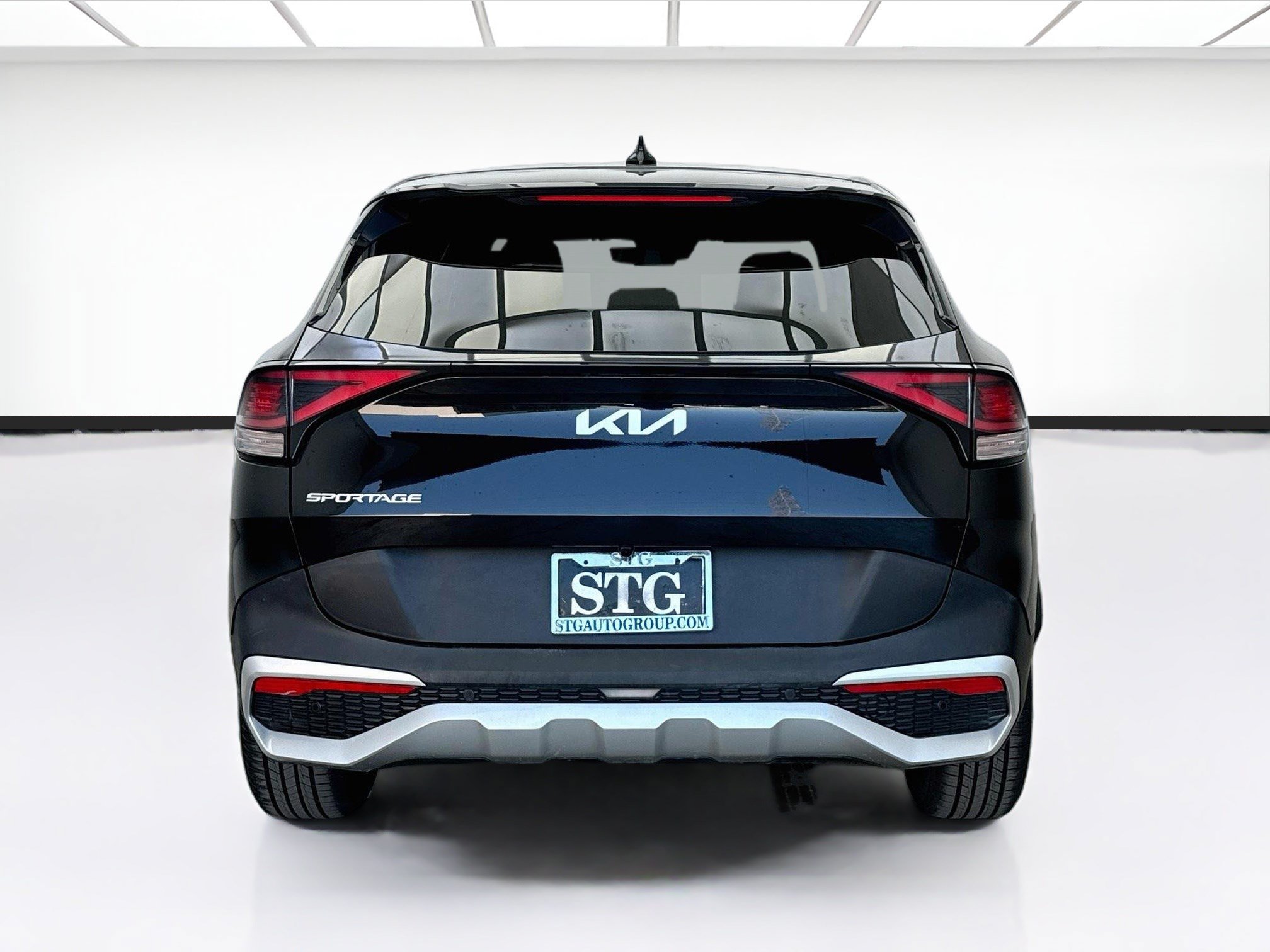 Used 2025 Kia Sportage LX FWD image 5