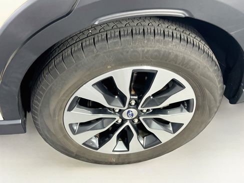 Used 2023 Subaru Outback Limited image 32