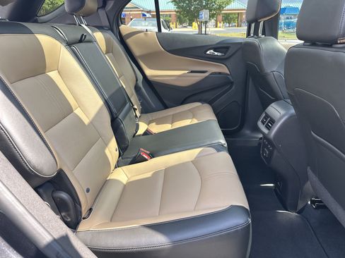 Used 2022 Chevrolet Equinox Premier FWD image 16