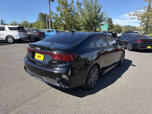 Used 2024 Kia Forte GT-Line w/ GT-Line Premium Package FWD image 9
