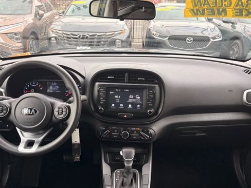 Used 2021 Kia Soul LX image 15