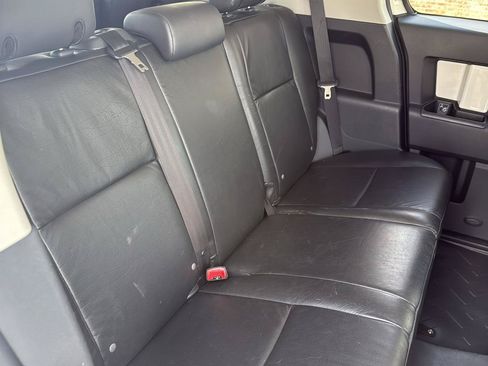 Used 2012 Toyota FJ Cruiser 2WD w/ Upgrade Pkg image 38
