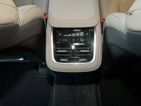 New 2026 Volvo XC90 B5 Plus image 19