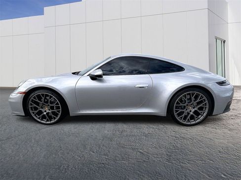 Used 2025 Porsche 911 Carrera image 2
