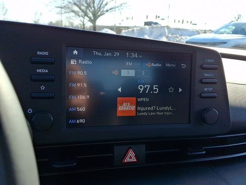 Certified 2025 Hyundai Elantra Sport image 16