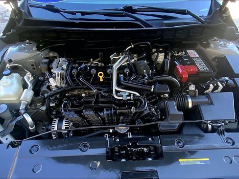 Used 2023 Nissan Altima 2.5 SV image 9