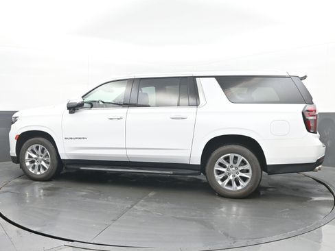 Used 2023 Chevrolet Suburban Premier image 7
