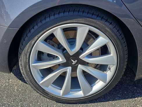 Used 2018 Tesla Model 3 Long Range AWD/4WD image 7