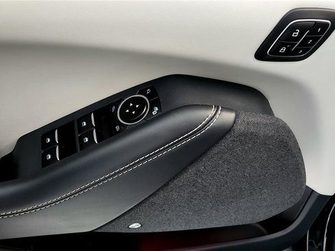 Used 2023 Ford Mustang Mach-E Premium image 33